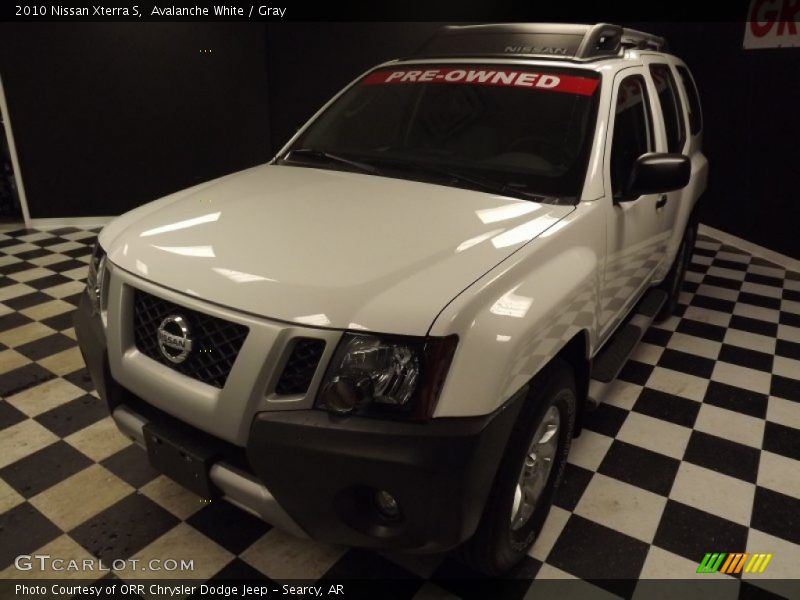 Avalanche White / Gray 2010 Nissan Xterra S
