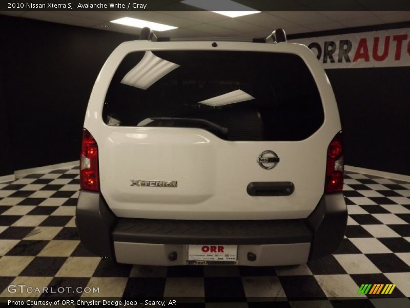 Avalanche White / Gray 2010 Nissan Xterra S