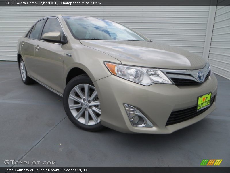 Champagne Mica / Ivory 2013 Toyota Camry Hybrid XLE
