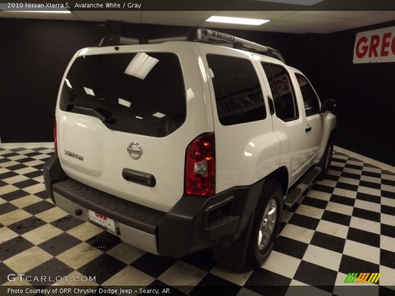 Avalanche White / Gray 2010 Nissan Xterra S