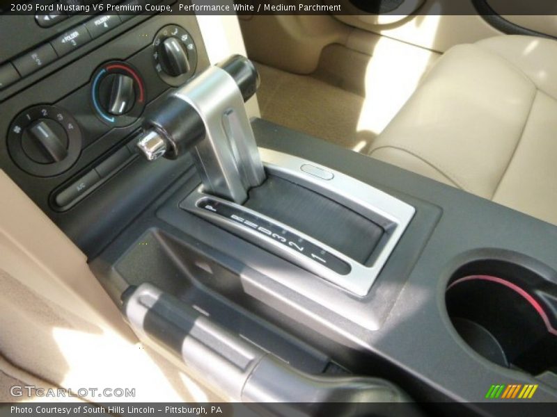 Performance White / Medium Parchment 2009 Ford Mustang V6 Premium Coupe