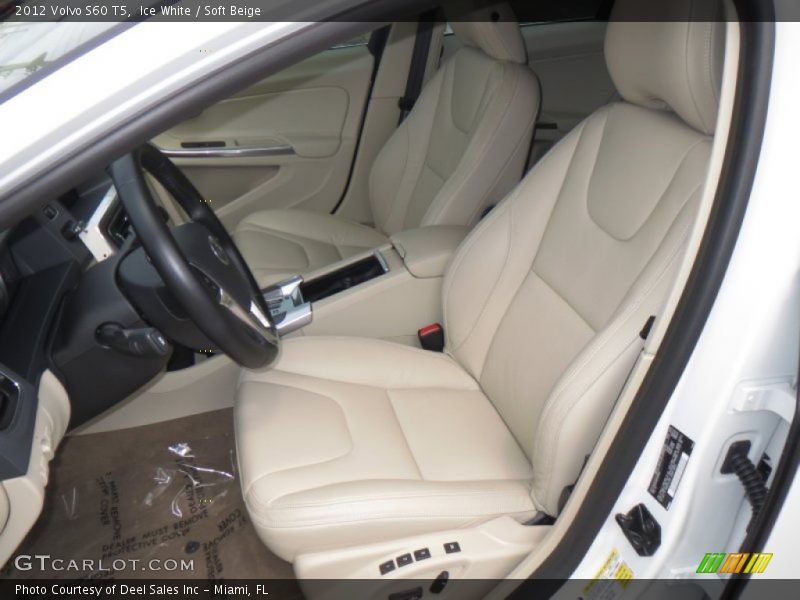 Ice White / Soft Beige 2012 Volvo S60 T5