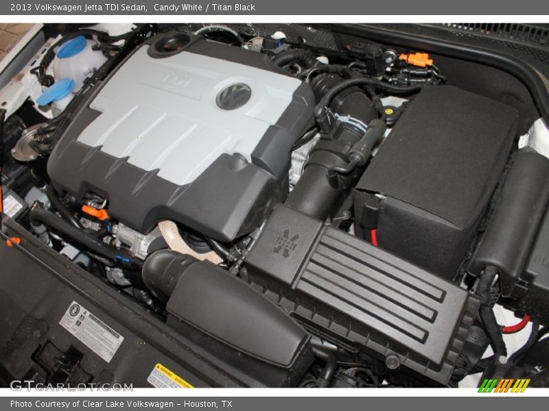 Candy White / Titan Black 2013 Volkswagen Jetta TDI Sedan