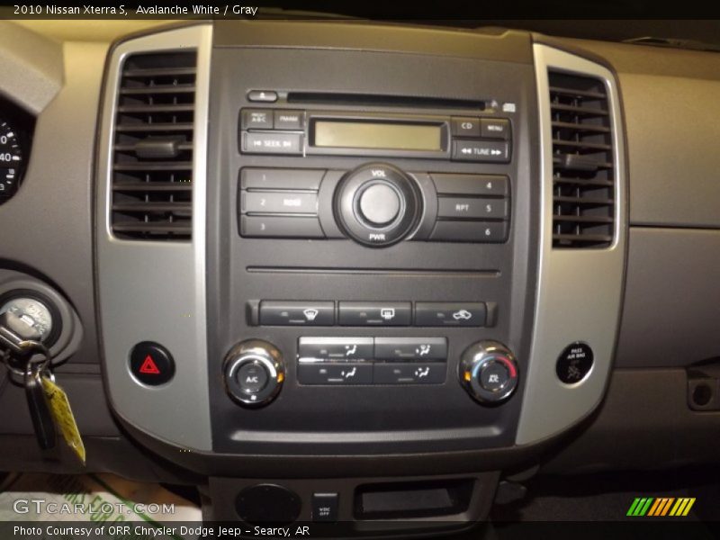 Avalanche White / Gray 2010 Nissan Xterra S