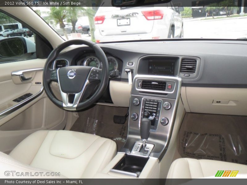 Ice White / Soft Beige 2012 Volvo S60 T5
