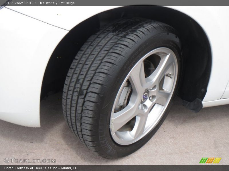 Ice White / Soft Beige 2012 Volvo S60 T5