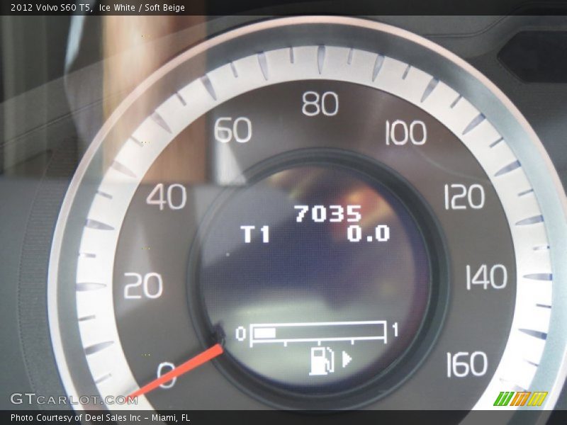 Ice White / Soft Beige 2012 Volvo S60 T5