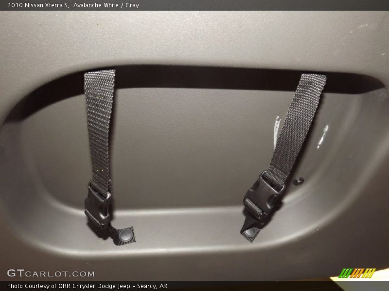 Avalanche White / Gray 2010 Nissan Xterra S