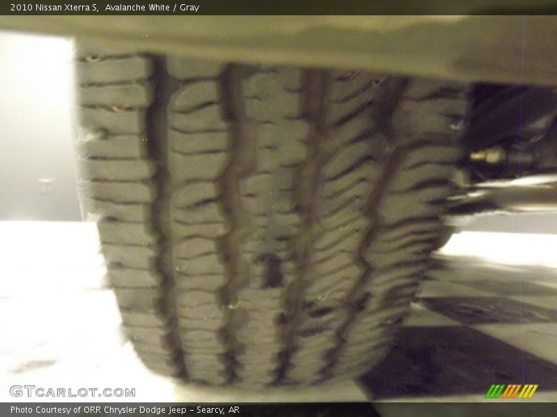 Avalanche White / Gray 2010 Nissan Xterra S