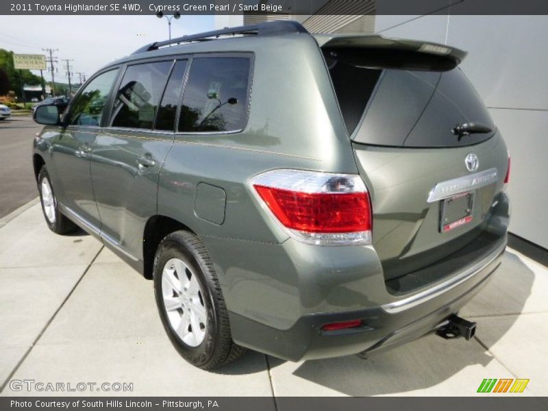 Cypress Green Pearl / Sand Beige 2011 Toyota Highlander SE 4WD