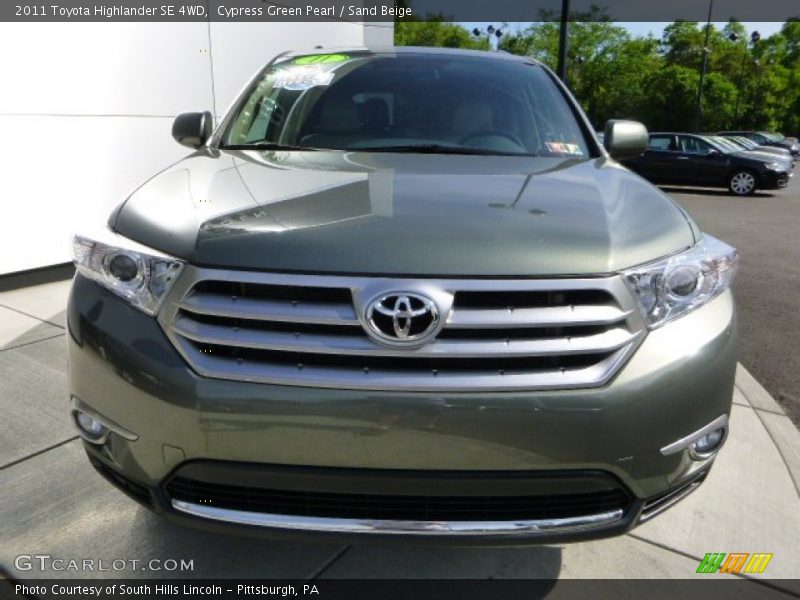 Cypress Green Pearl / Sand Beige 2011 Toyota Highlander SE 4WD