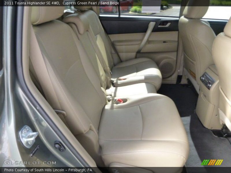 Cypress Green Pearl / Sand Beige 2011 Toyota Highlander SE 4WD