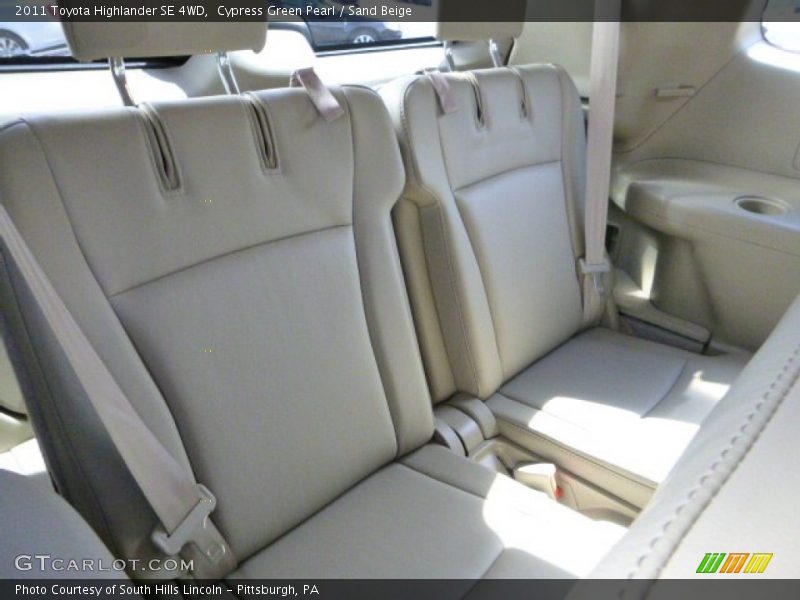 Cypress Green Pearl / Sand Beige 2011 Toyota Highlander SE 4WD