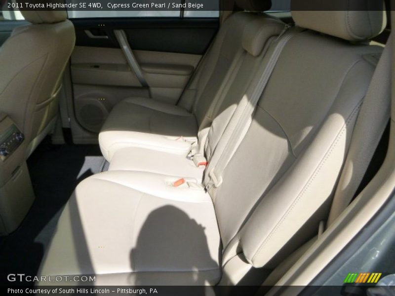 Cypress Green Pearl / Sand Beige 2011 Toyota Highlander SE 4WD
