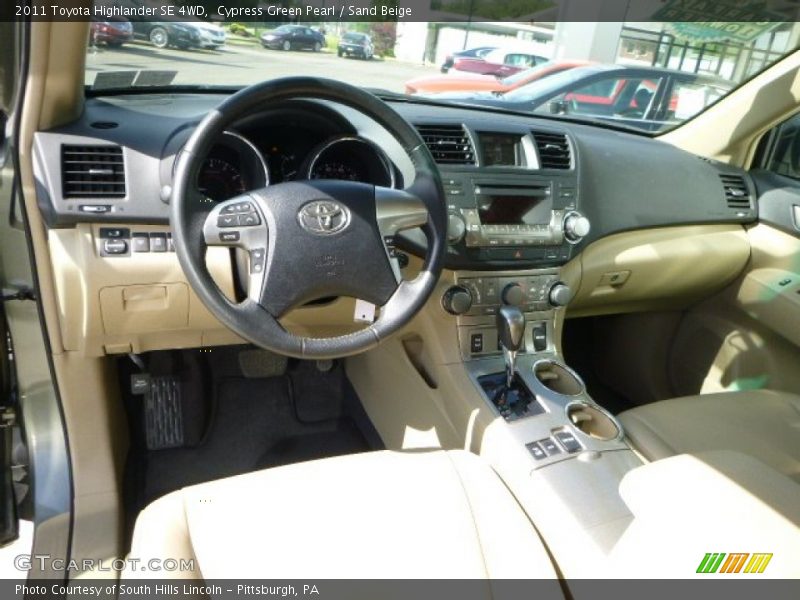 Cypress Green Pearl / Sand Beige 2011 Toyota Highlander SE 4WD