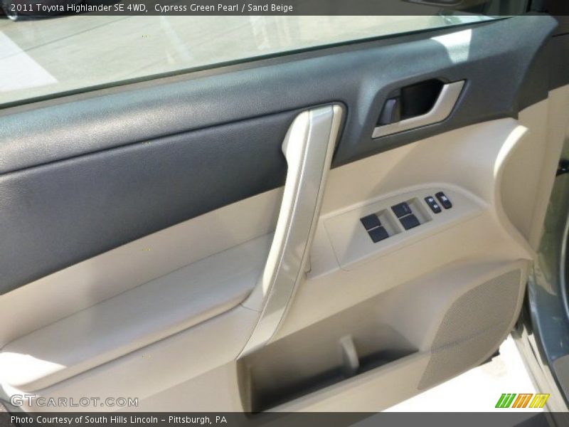 Cypress Green Pearl / Sand Beige 2011 Toyota Highlander SE 4WD