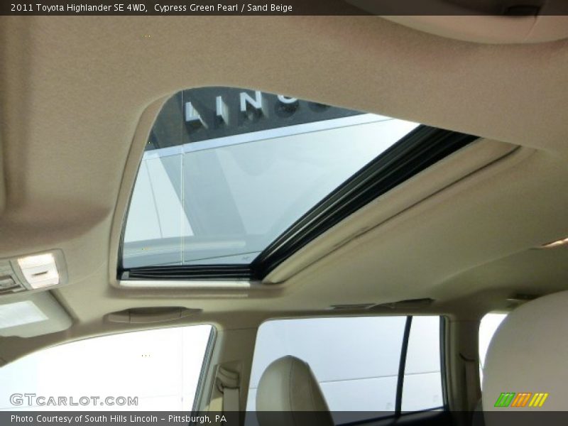 Cypress Green Pearl / Sand Beige 2011 Toyota Highlander SE 4WD