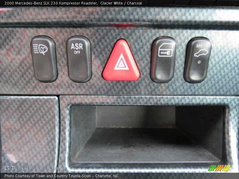 Controls of 2000 SLK 230 Kompressor Roadster