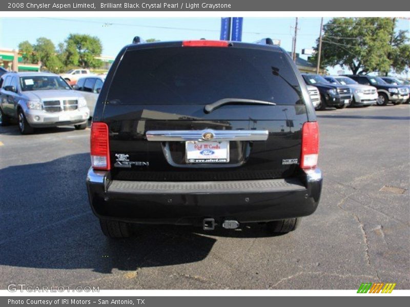 Brilliant Black Crystal Pearl / Light Graystone 2008 Chrysler Aspen Limited