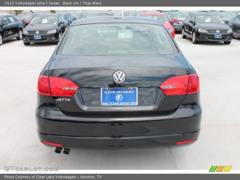Black Uni / Titan Black 2013 Volkswagen Jetta S Sedan
