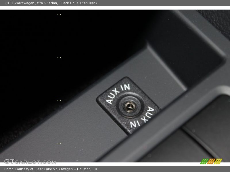 Black Uni / Titan Black 2013 Volkswagen Jetta S Sedan