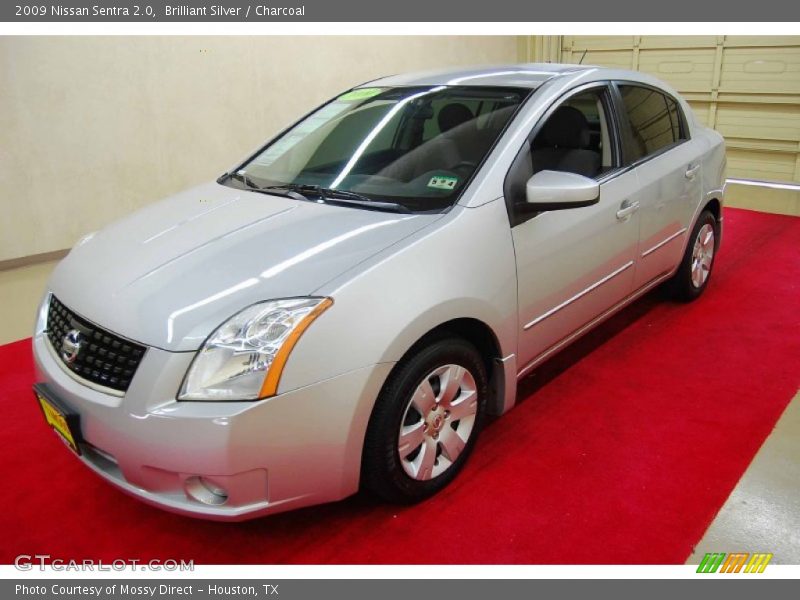 Brilliant Silver / Charcoal 2009 Nissan Sentra 2.0