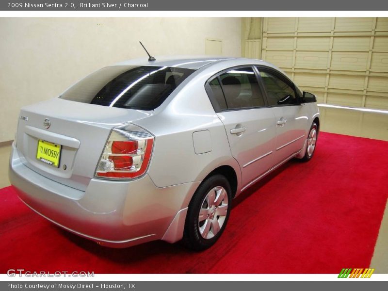 Brilliant Silver / Charcoal 2009 Nissan Sentra 2.0