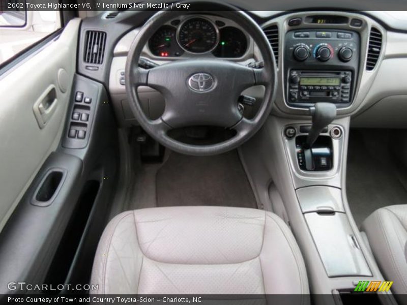 Millennium Silver Metallic / Gray 2002 Toyota Highlander V6