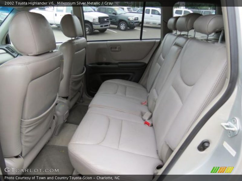 Millennium Silver Metallic / Gray 2002 Toyota Highlander V6