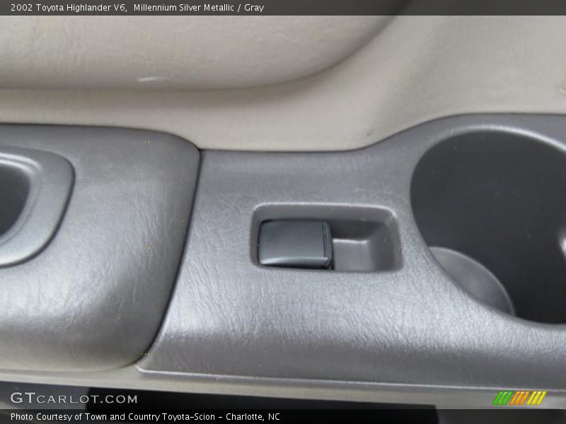 Millennium Silver Metallic / Gray 2002 Toyota Highlander V6