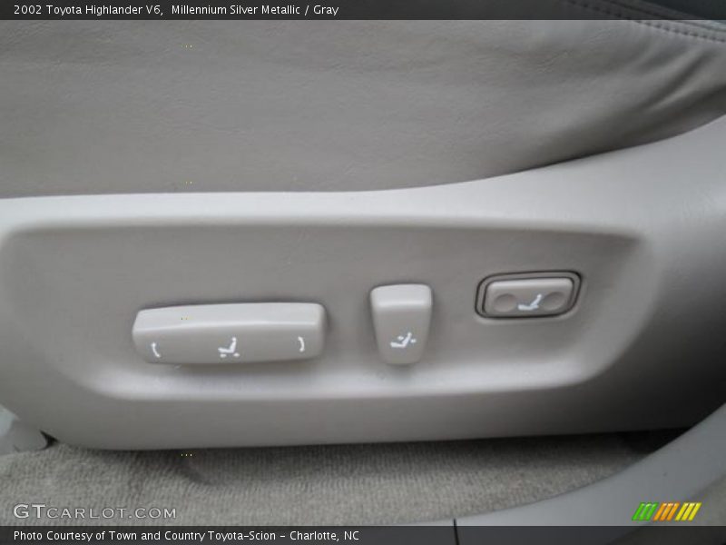 Millennium Silver Metallic / Gray 2002 Toyota Highlander V6