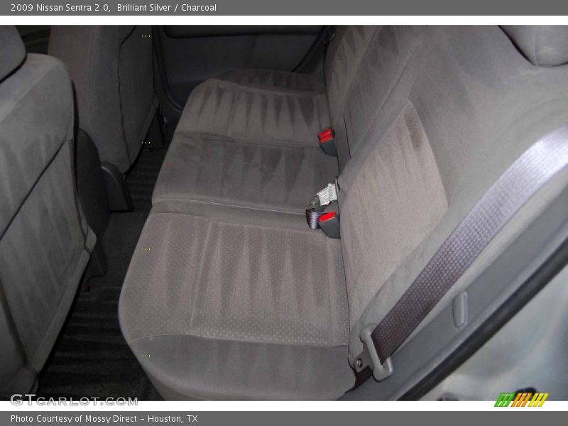 Brilliant Silver / Charcoal 2009 Nissan Sentra 2.0