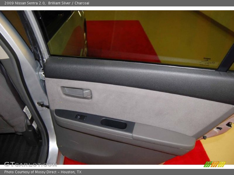 Brilliant Silver / Charcoal 2009 Nissan Sentra 2.0
