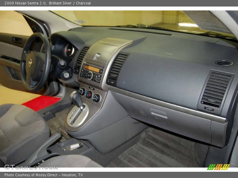 Brilliant Silver / Charcoal 2009 Nissan Sentra 2.0