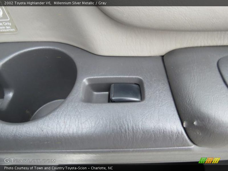 Millennium Silver Metallic / Gray 2002 Toyota Highlander V6