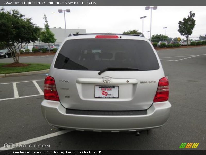 Millennium Silver Metallic / Gray 2002 Toyota Highlander V6