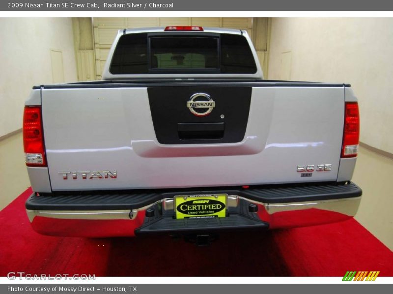 Radiant Silver / Charcoal 2009 Nissan Titan SE Crew Cab