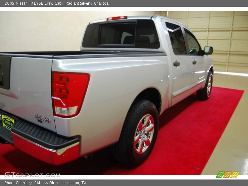 Radiant Silver / Charcoal 2009 Nissan Titan SE Crew Cab