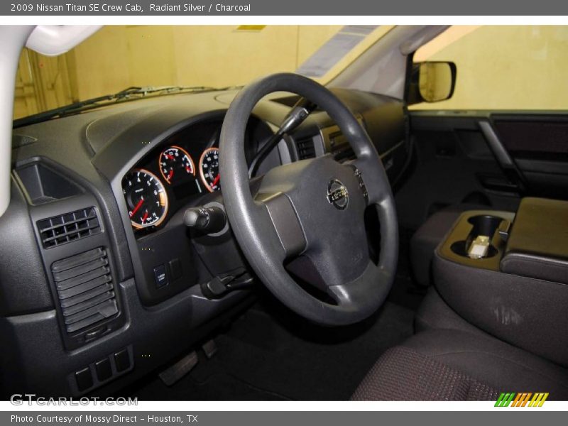 Radiant Silver / Charcoal 2009 Nissan Titan SE Crew Cab