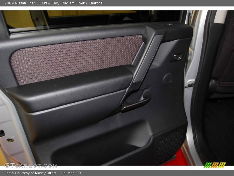 Radiant Silver / Charcoal 2009 Nissan Titan SE Crew Cab
