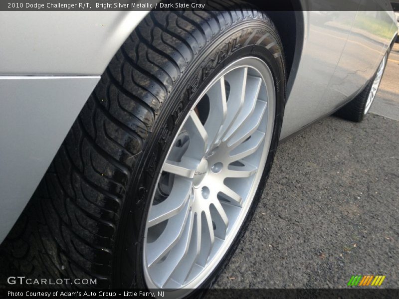 Bright Silver Metallic / Dark Slate Gray 2010 Dodge Challenger R/T