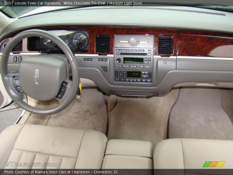 White Chocolate Tri-Coat / Medium Light Stone 2007 Lincoln Town Car Signature