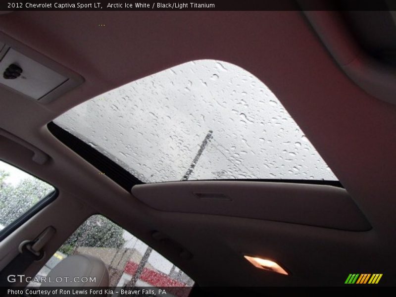 Arctic Ice White / Black/Light Titanium 2012 Chevrolet Captiva Sport LT