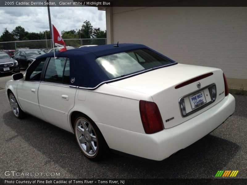 Glacier White / Midnight Blue 2005 Cadillac DeVille Sedan