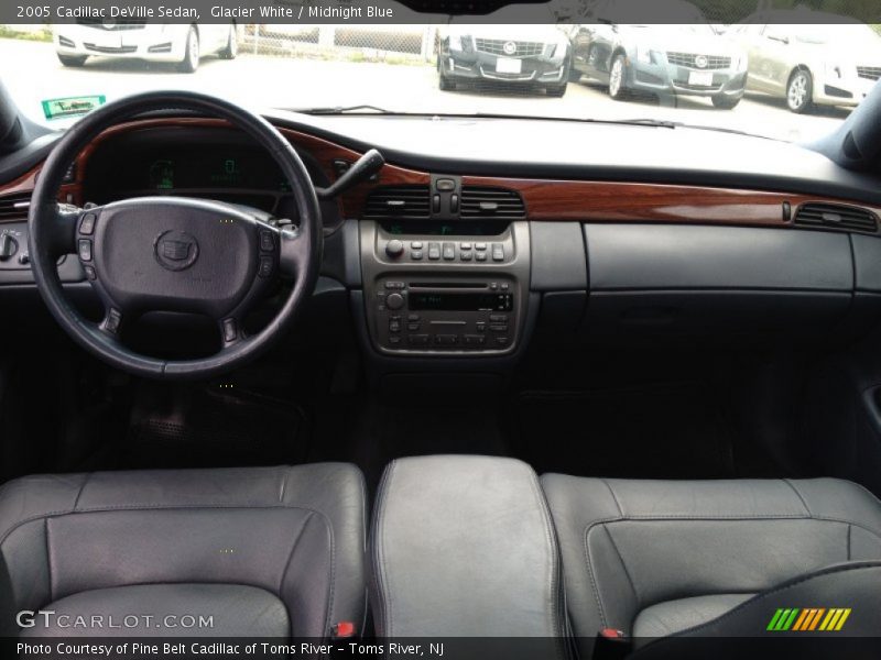 Glacier White / Midnight Blue 2005 Cadillac DeVille Sedan