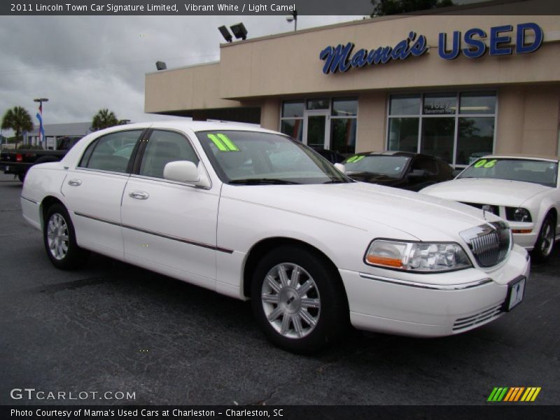 Vibrant White / Light Camel 2011 Lincoln Town Car Signature Limited