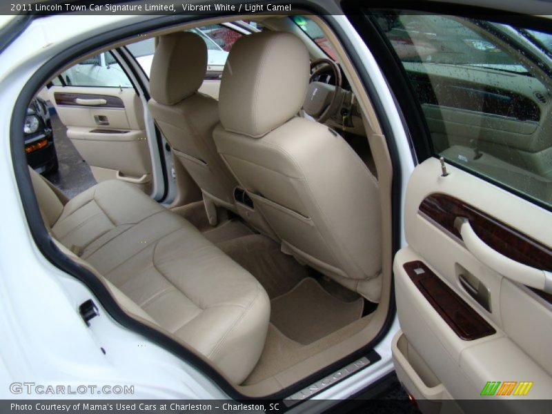 Vibrant White / Light Camel 2011 Lincoln Town Car Signature Limited