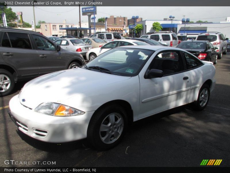 Bright White / Graphite 2002 Chevrolet Cavalier LS Coupe