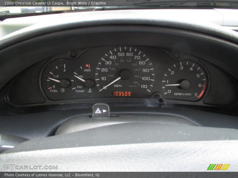 Bright White / Graphite 2002 Chevrolet Cavalier LS Coupe