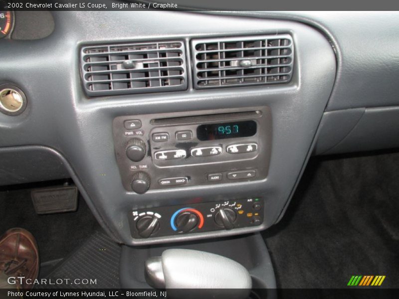 Bright White / Graphite 2002 Chevrolet Cavalier LS Coupe